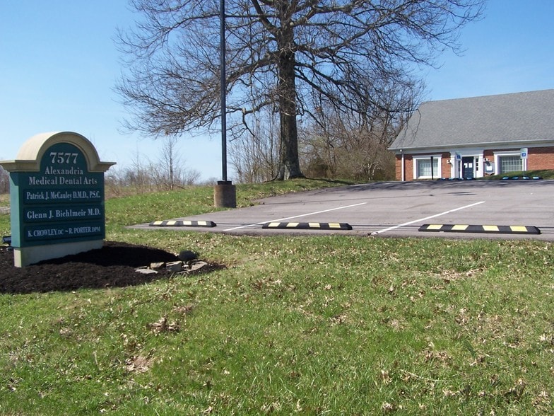 7577 Alexandria Pike, Alexandria, KY for lease - Building Photo - Image 2 of 7