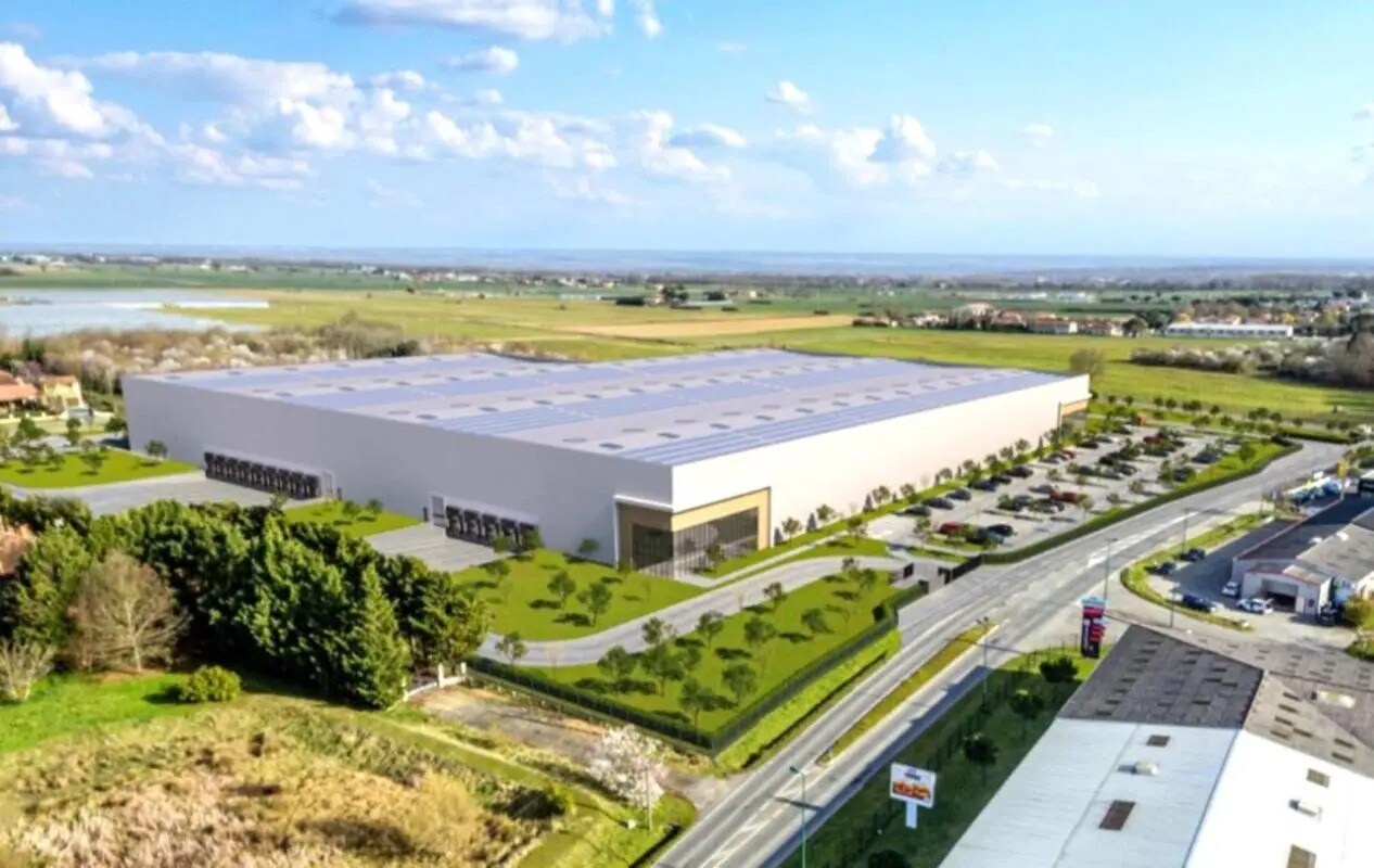 Industrial in Plaisance-du-Touch for lease Building Photo- Image 1 of 11