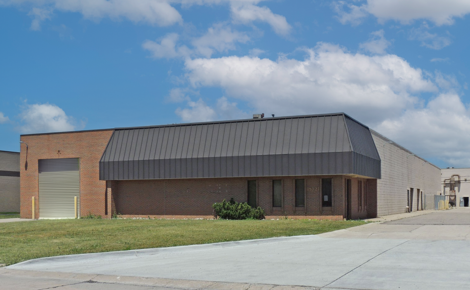 18321-18333 Mike C Ct, Fraser, MI for lease - Building Photo - Image 1 of 2