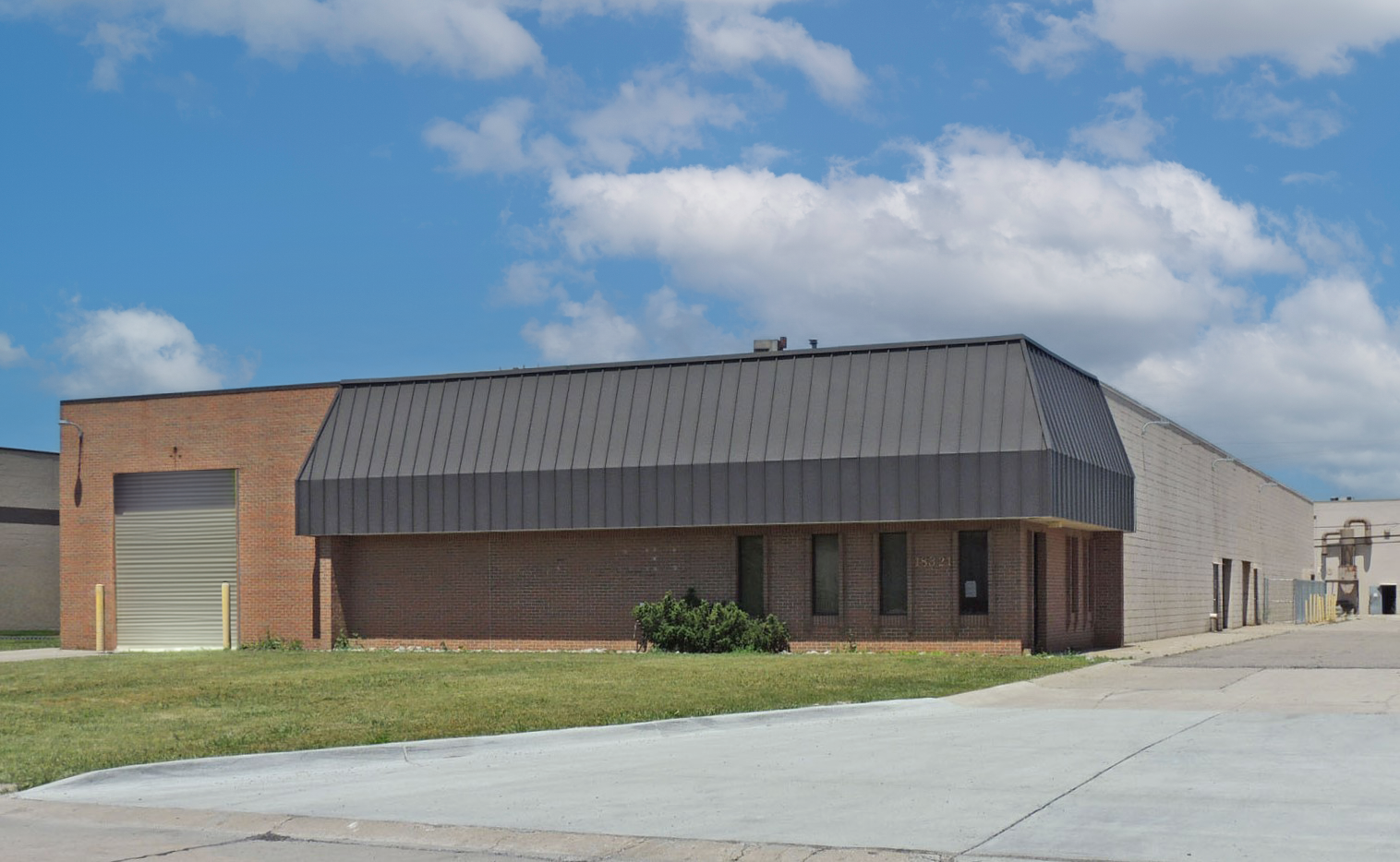 18321-18333 Mike C Ct, Fraser, MI for lease Building Photo- Image 1 of 3