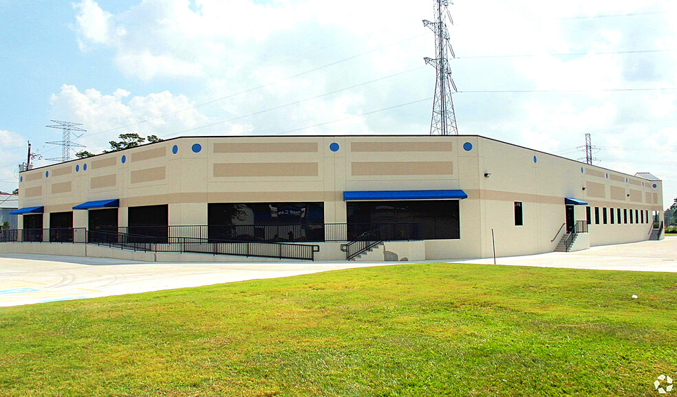 3300 E TC Jester Blvd, Houston, TX for lease - Building Photo - Image 2 of 32