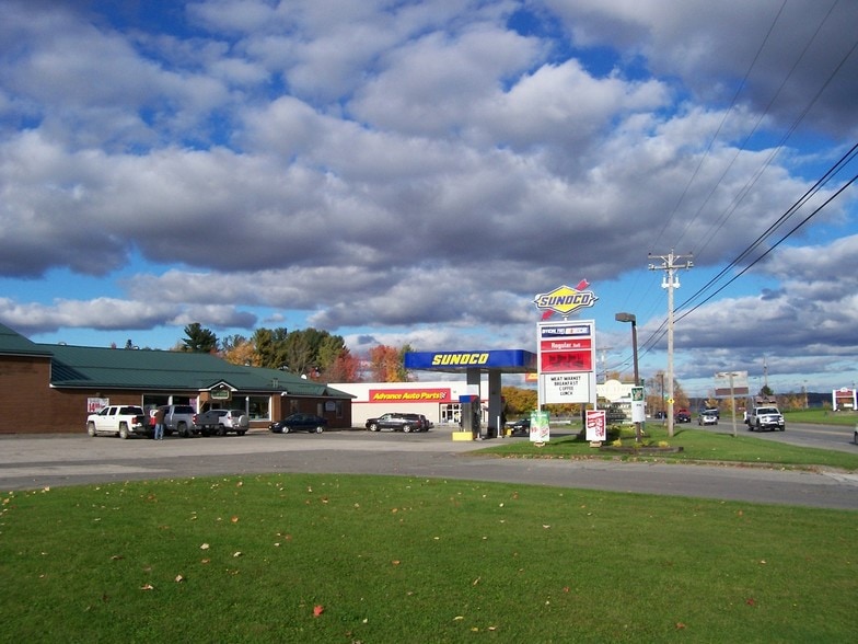 80 Moosehead Trl, Newport, ME for sale - Primary Photo - Image 1 of 1