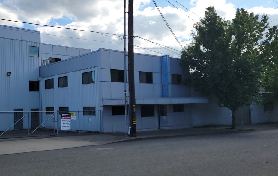 740 N Knott St, Portland, OR for lease - Building Photo - Image 2 of 6