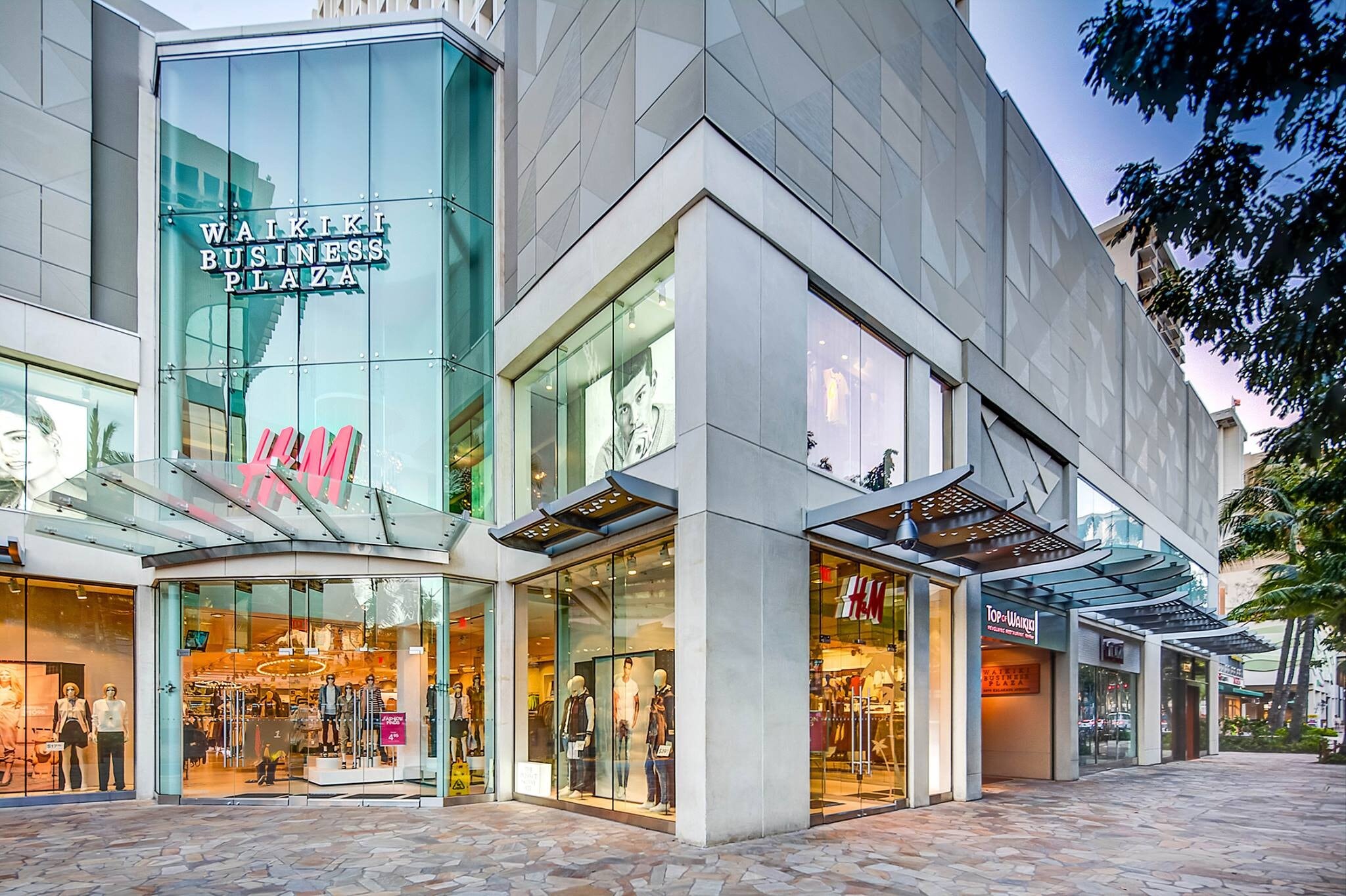 2270 Kalakaua Ave, Honolulu, HI for lease Building Photo- Image 1 of 5