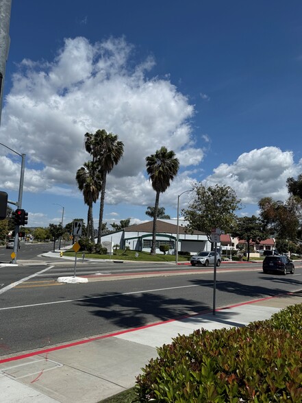 13612 Newport Ave, Tustin, CA for lease - Building Photo - Image 1 of 15