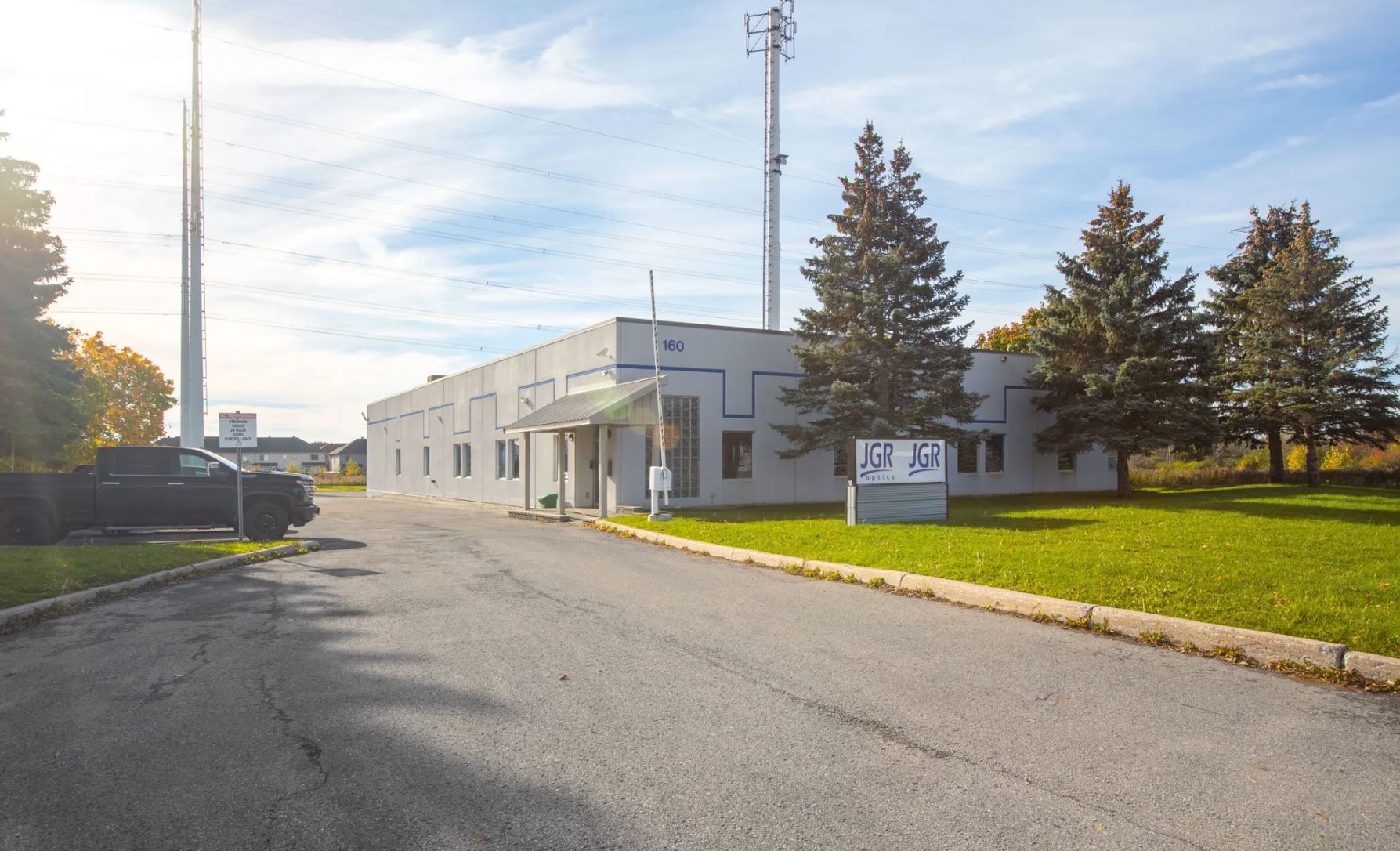 160 Michael Cowpland Dr, Ottawa, ON for lease Primary Photo- Image 1 of 2