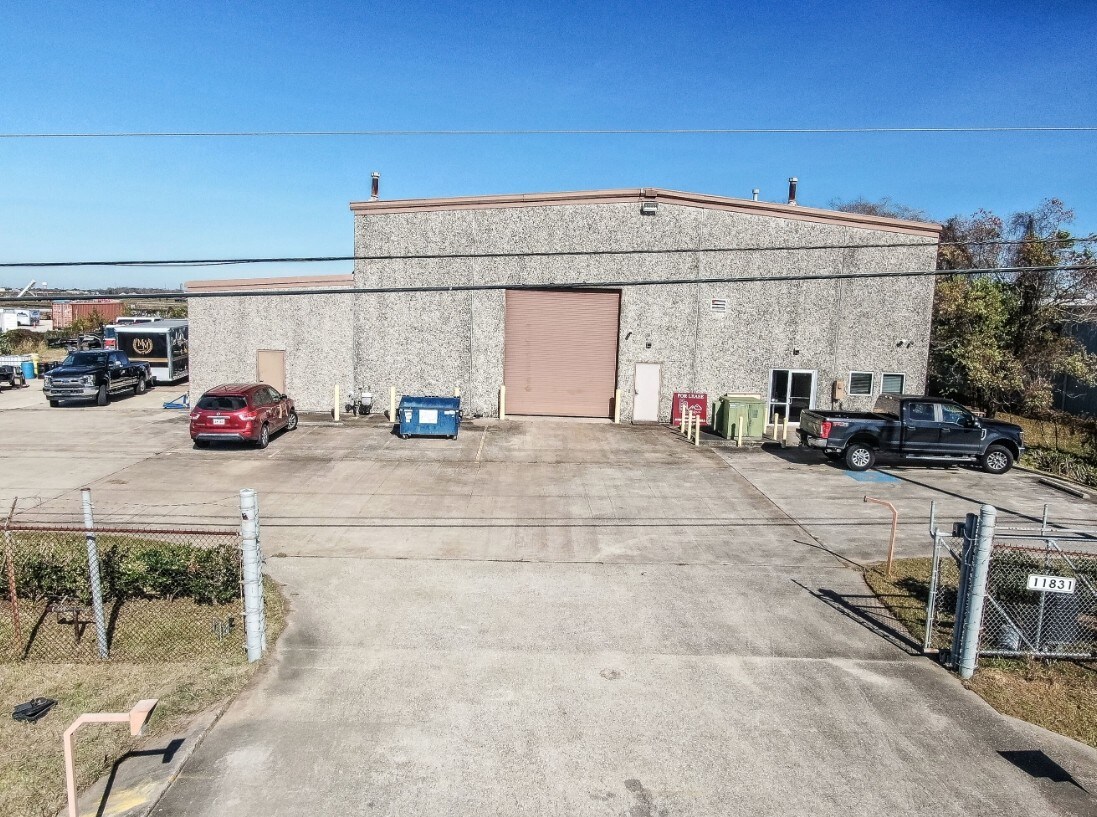 11831 W Fairmont Pkwy, La Porte, TX 77571