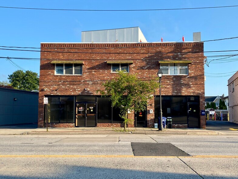 4230-4236 Merrick Rd, Massapequa, NY for lease - Building Photo - Image 2 of 22