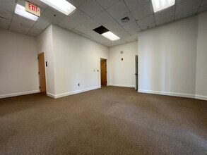 1514 S Church St, Charlotte, NC for lease Interior Photo- Image 2 of 6