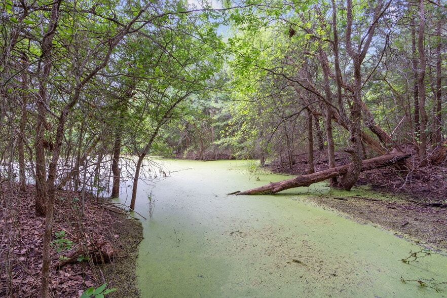 190 Red Robin Rd, Red Rock, TX for sale - Building Photo - Image 1 of 1