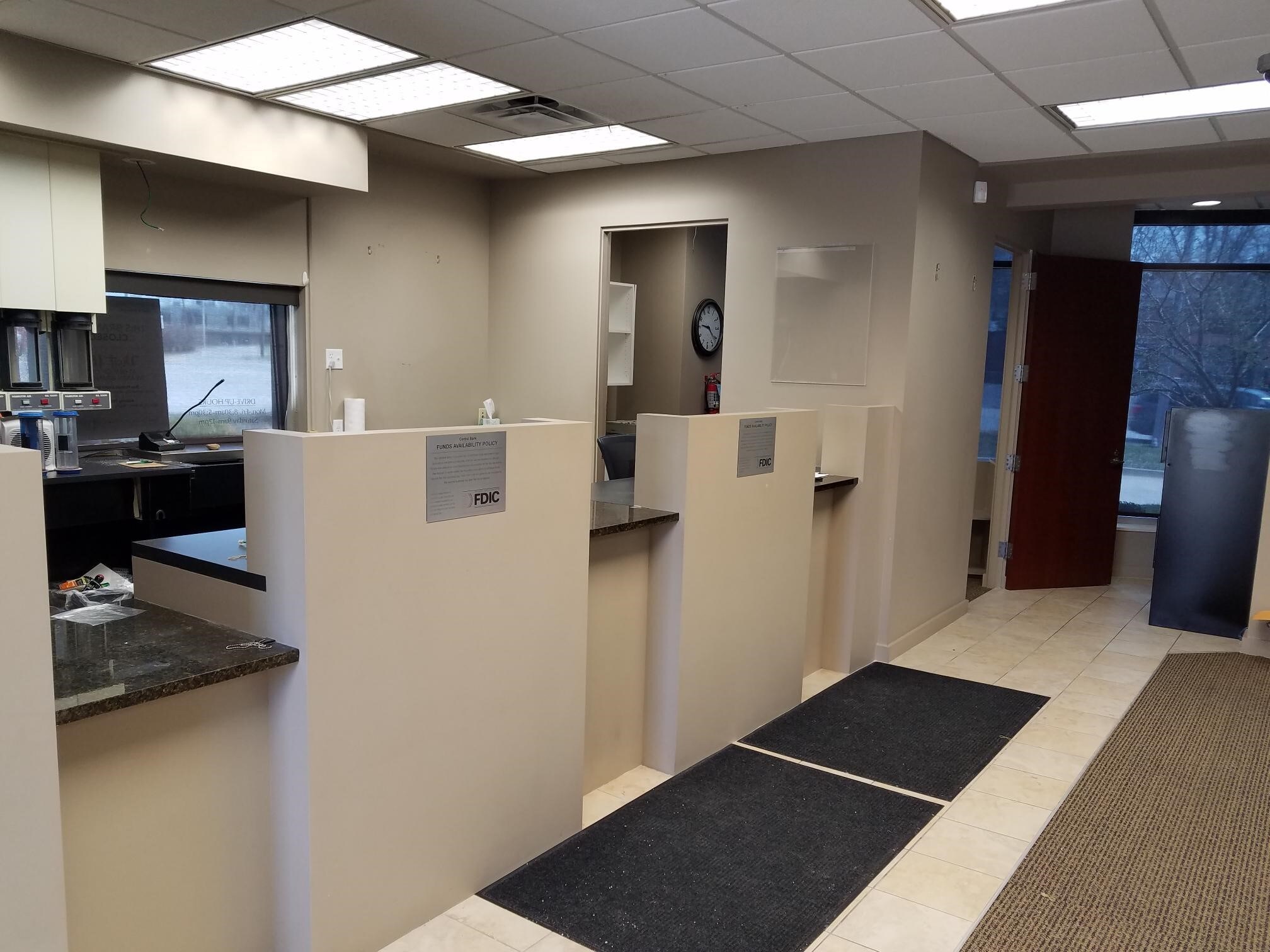 2742 Hubbell Ave, Des Moines, IA for sale Interior Photo- Image 1 of 1