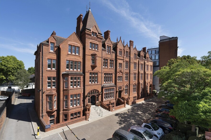 100 Hammersmith Rd, London for lease - Building Photo - Image 1 of 5