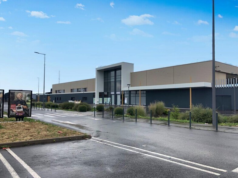 Retail in Phalsbourg for lease - Building Photo - Image 1 of 5