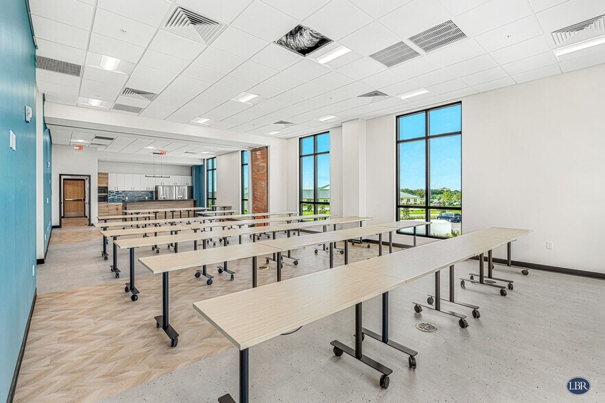 7556 Lynx Way, Melbourne, FL for lease - Interior Photo - Image 3 of 7