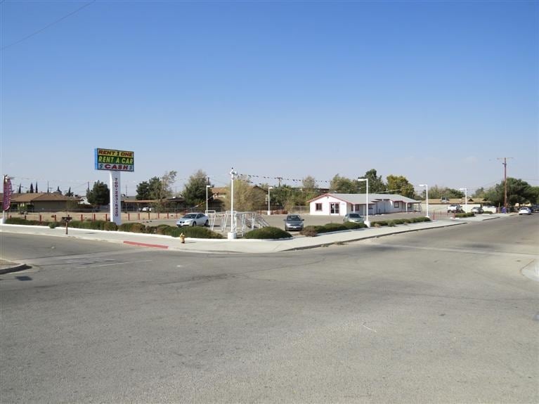 15482 Bear Valley Rd, Victorville, CA for lease - Building Photo - Image 1 of 10