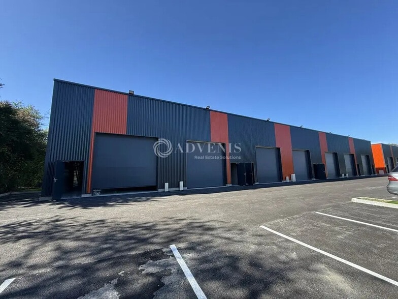 Flex in Charvieu-Chavagneux for lease - Building Photo - Image 1 of 11