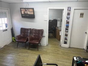 924 NE 4th Ave, Fort Lauderdale, FL for lease Building Photo- Image 2 of 7