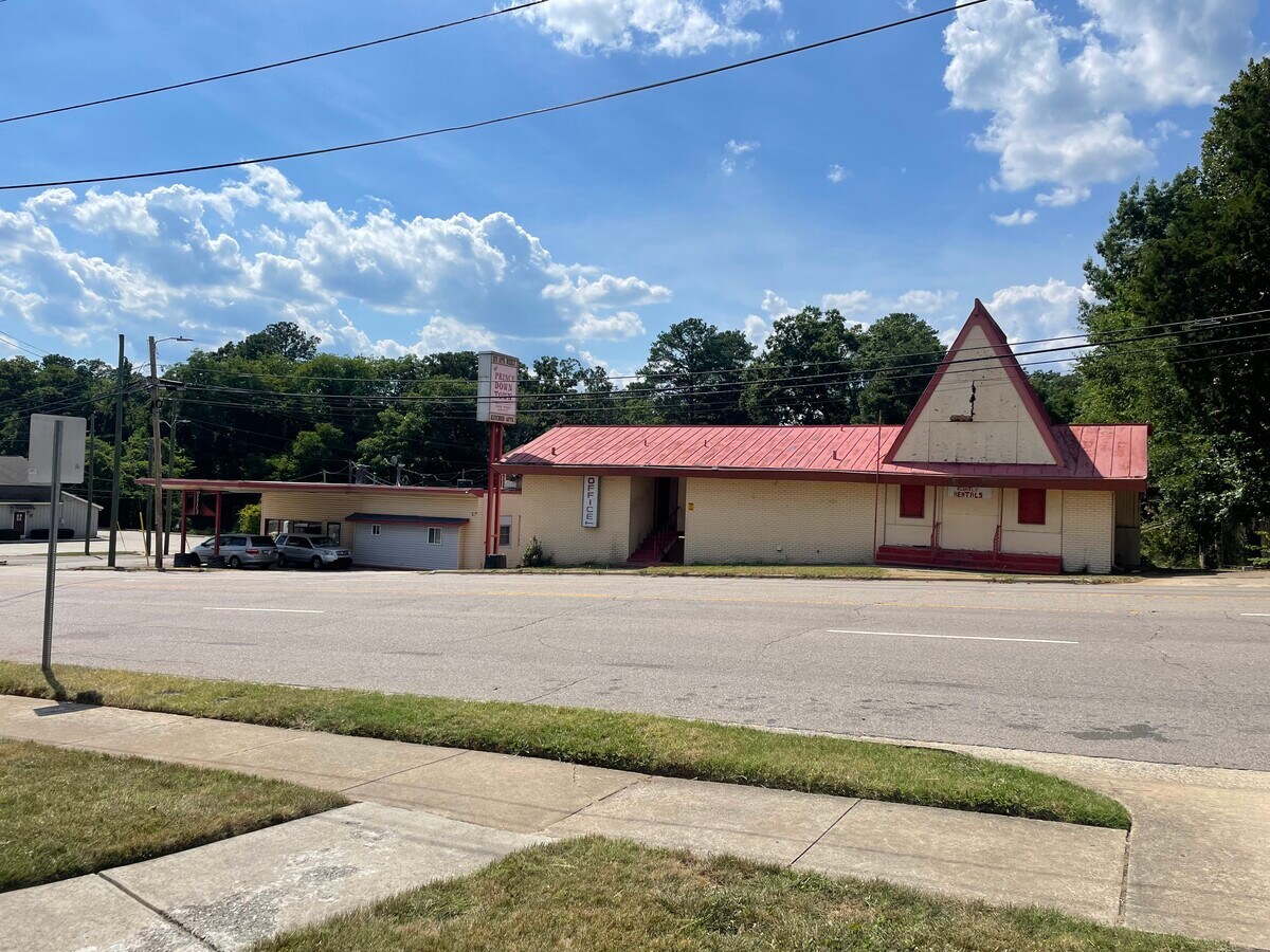 410 Carthage St, Sanford, NC 27330