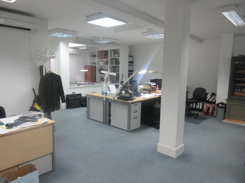 4-6 Brownlow Mews, London for sale - Interior Photo - Image 1 of 1