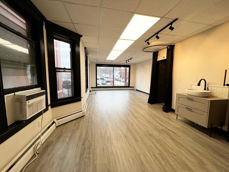 58 Washington St, Middletown, CT for sale - Interior Photo - Image 1 of 1