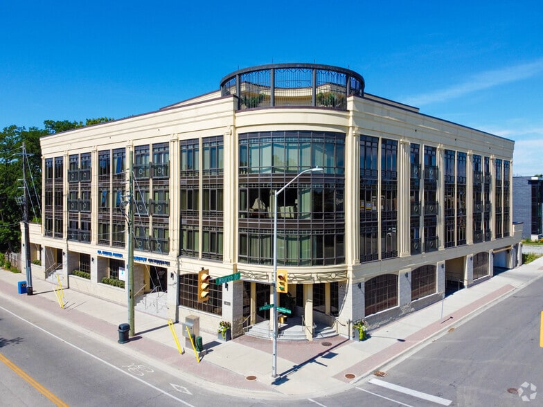 205 Lakeshore Rd, Oakville, ON for sale - Building Photo - Image 1 of 4