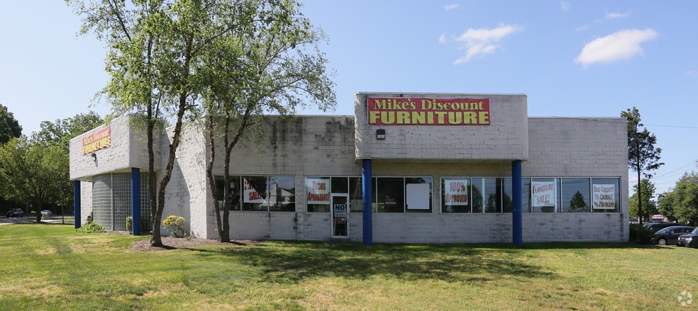 330 Wheeler Rd, Hauppauge, NY for sale - Building Photo - Image 1 of 1