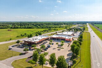 7010 Burroughs Ave, Plano, IL - Aerial map view