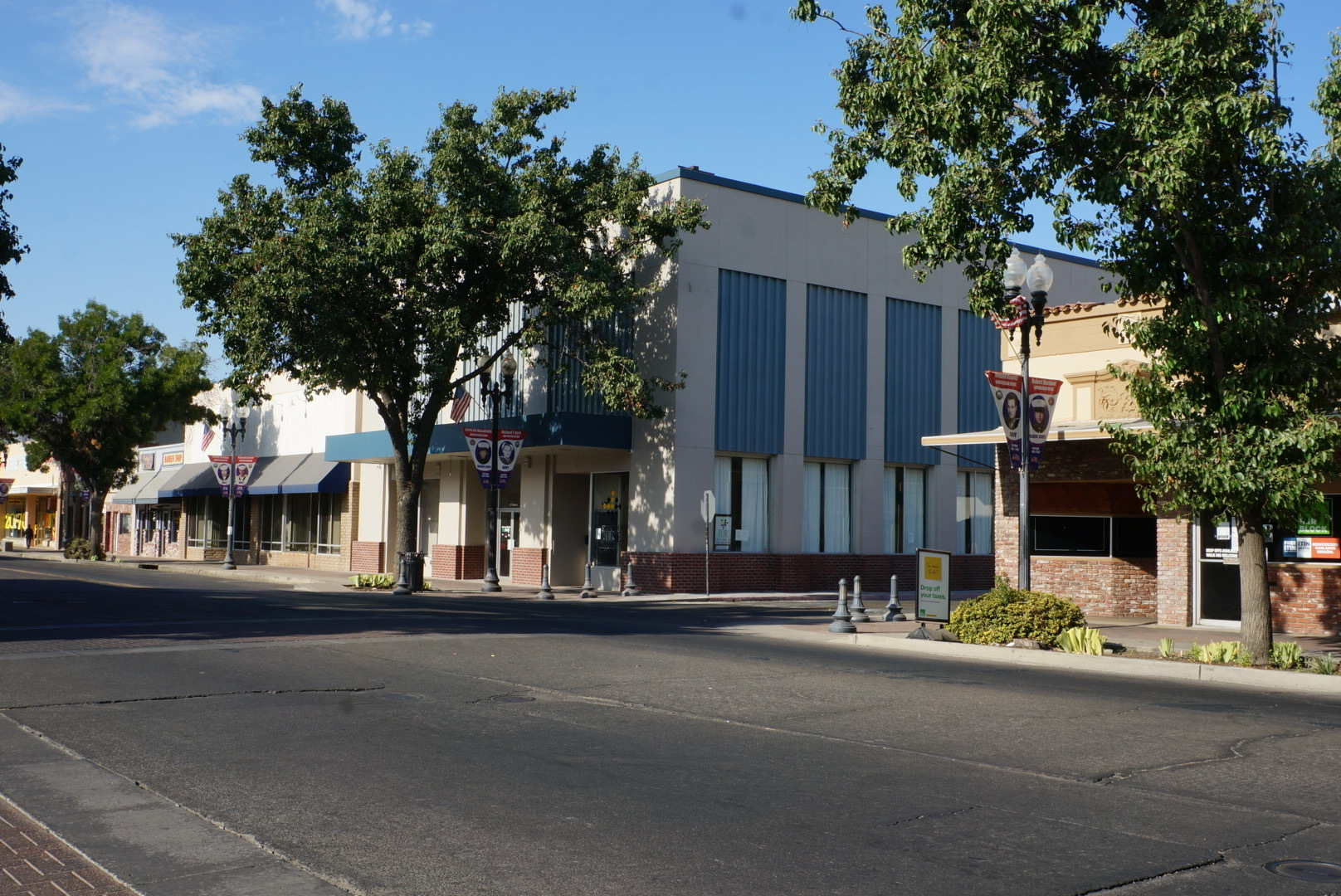 125-129 N Main St, Porterville, CA 93257 - Retail for Sale | LoopNet.com