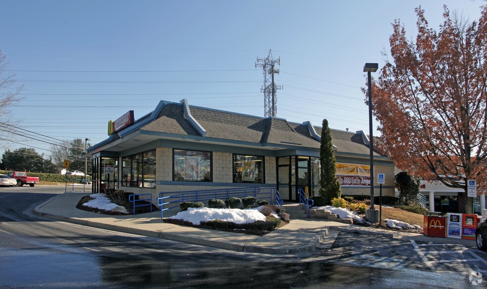 9100-9158 Rothbury Dr, Gaithersburg, MD for lease - Primary Photo - Image 3 of 5