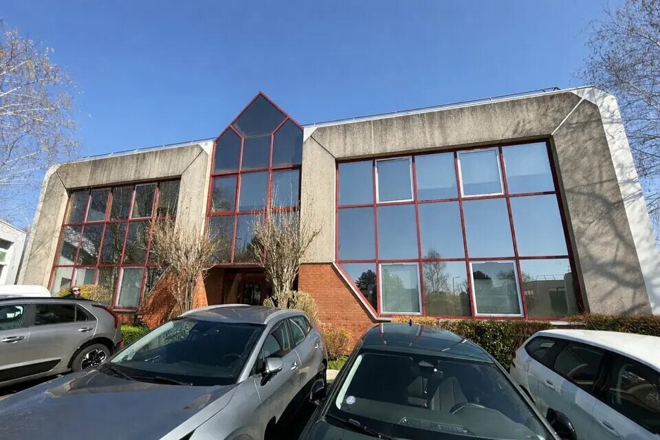 Vente Bureaux 735 m² - Photo 1