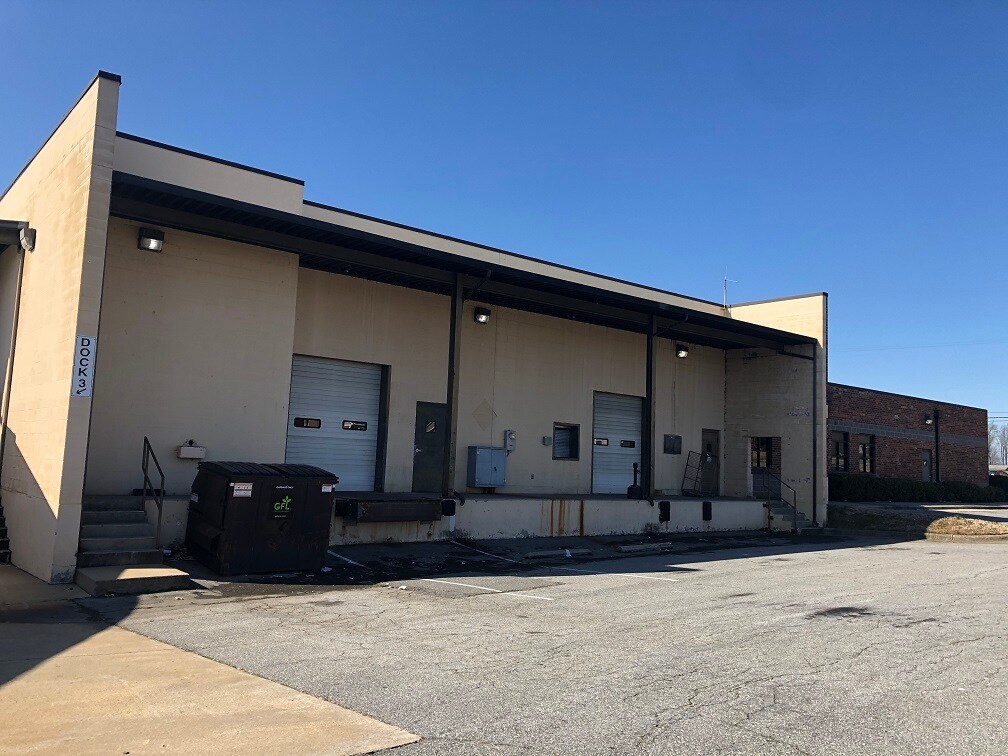 1921 Vance St, Reidsville, NC 27320 Vance Street Building