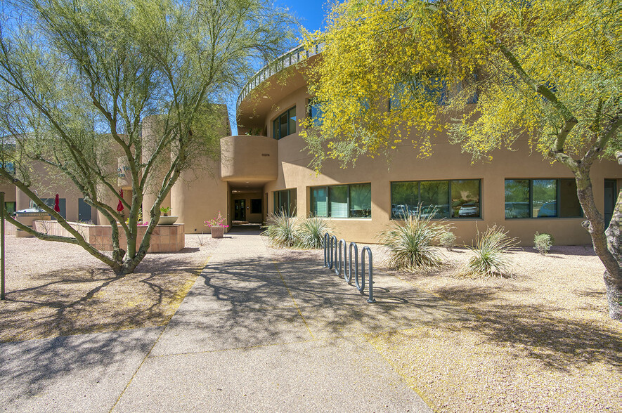 8535 E Hartford Dr, Scottsdale, AZ for sale - Building Photo - Image 1 of 15