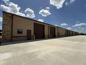7990 Old Bastrop Rd, New Braunfels, TX for lease Interior Photo- Image 1 of 10