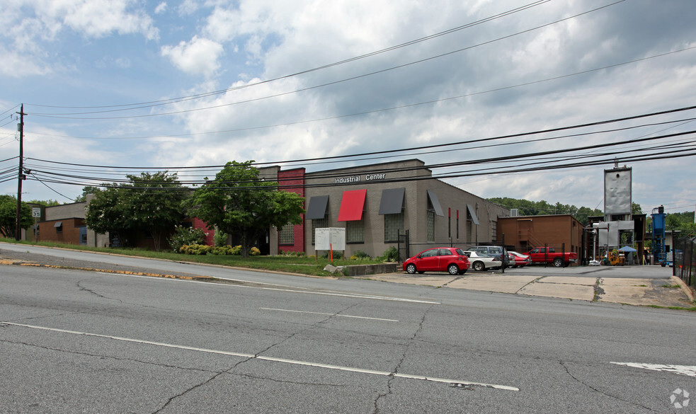 201 Elkin Hwy, North Wilkesboro, NC for sale - Building Photo - Image 1 of 1