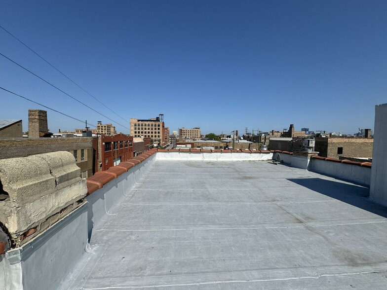 1444 W Lake St, Chicago, IL for lease - Building Photo - Image 3 of 4