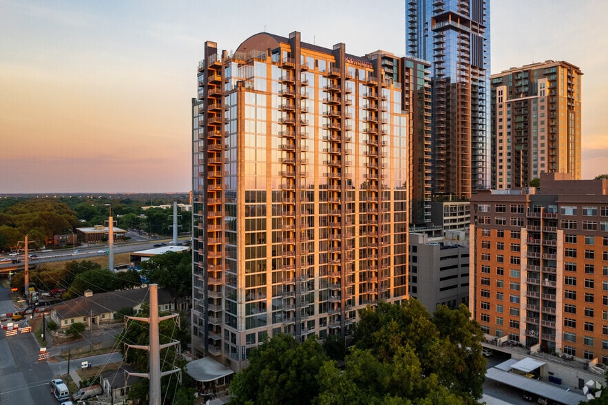 51 Rainey St, Austin, TX for lease - Primary Photo - Image 1 of 42