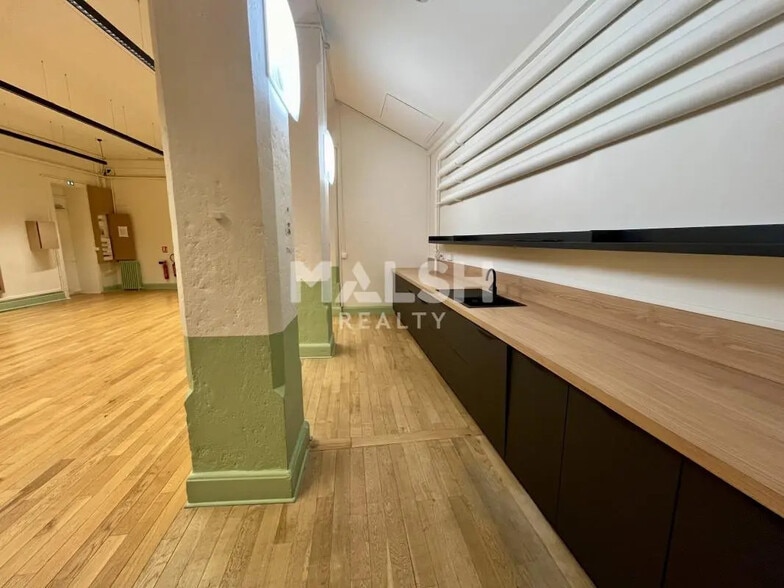 Retail in Lyon for lease - Interior Photo - Image 3 of 5