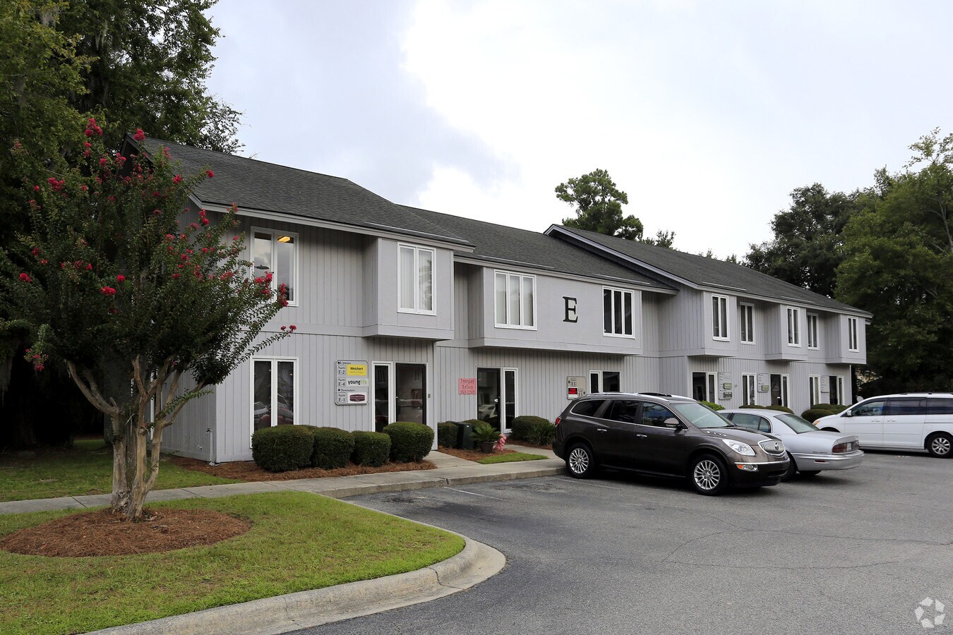 7370 Hodgson Memorial Dr, Savannah, GA 31406