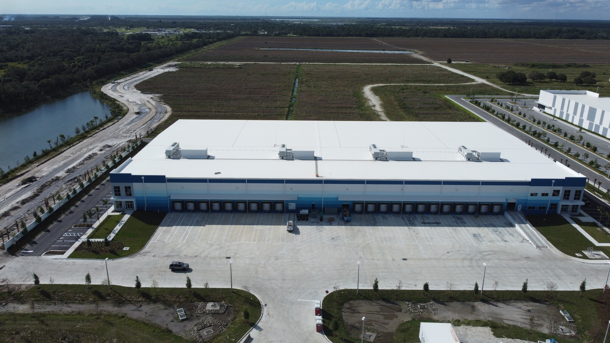 2500 SW Kanner Hwy, Stuart, FL for lease Building Photo- Image 1 of 2