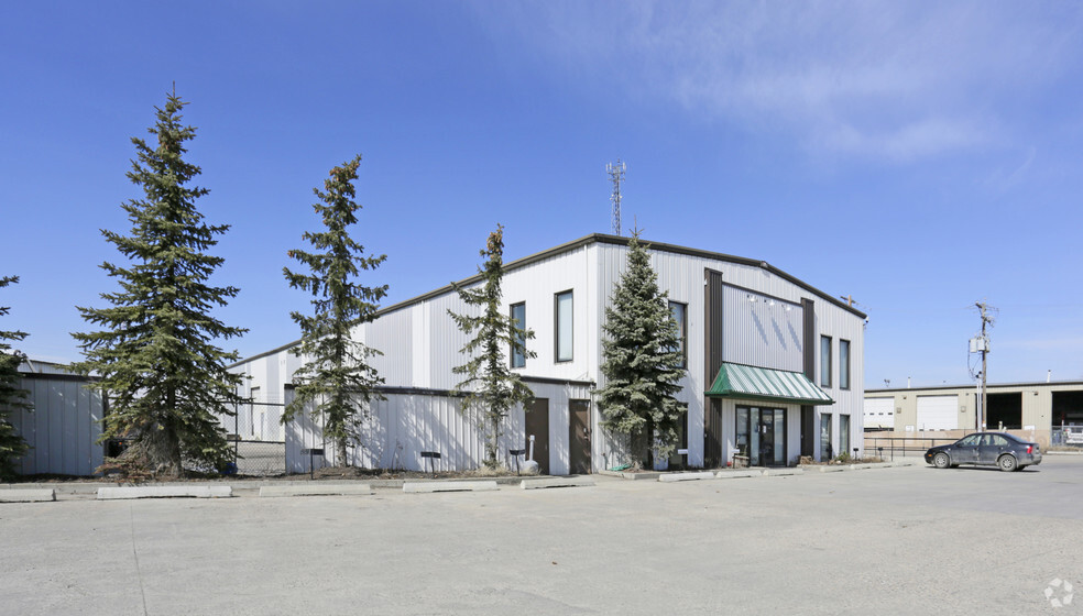 143 East Lake Blvd NE, Airdrie, AB for lease - Building Photo - Image 1 of 6