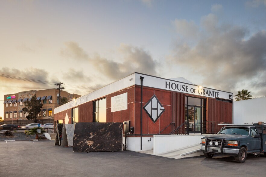 2002 Oceanside Blvd, Oceanside, CA for sale - Primary Photo - Image 1 of 1