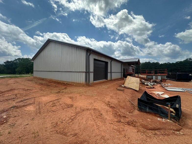 125 Honeysuckle rd, Colbert, GA for lease - Building Photo - Image 2 of 8