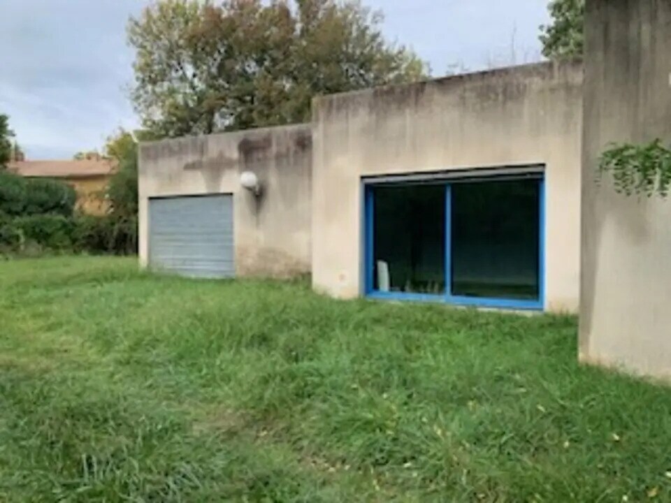 Office in Avignon for sale Building Photo- Image 1 of 13