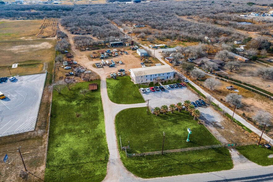 20905 State Highway 16 S, Von Ormy, TX for sale - Primary Photo - Image 1 of 1