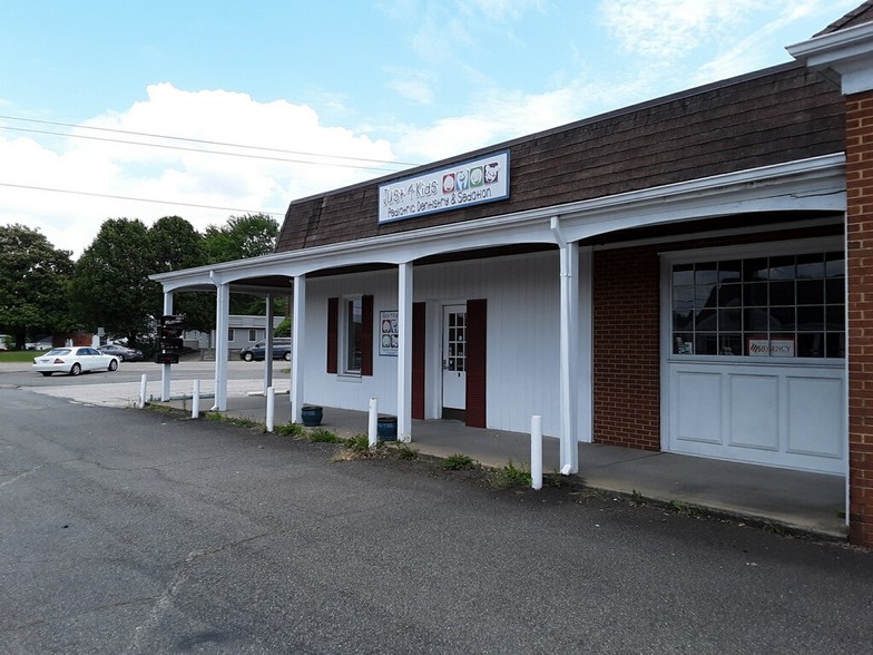 4301 W Hundred Rd, Chester, VA 23831 - Retail for Sale | LoopNet