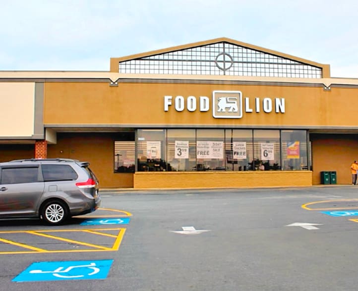 13412-13442 Jefferson Davis Hwy, Woodbridge, VA for lease - Building Photo - Image 3 of 7