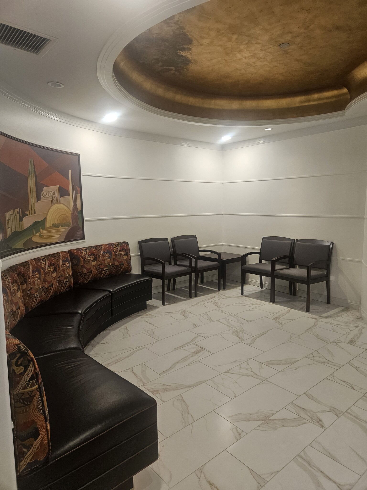 11600 Wilshire Blvd, Los Angeles, CA for lease Lobby- Image 1 of 6