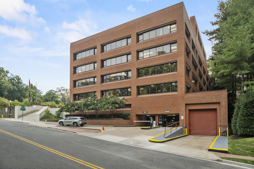 1501 Langston Blvd, Arlington, VA for lease - Building Photo - Image 2 of 20