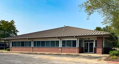 1005 Beau Terre Dr, Bentonville, AR for lease Building Photo- Image 1 of 8