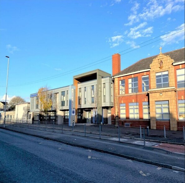 Shear Brow, Blackburn, BB1 8DX St Mary's College